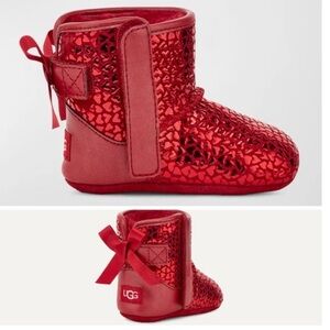 UGG toddler girl classic gel heart new in film